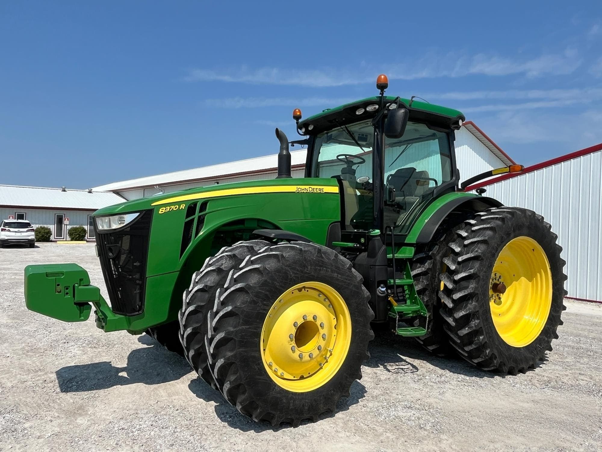 2015 John Deere 8370R MFWD Tractor listing photo — photo 1 of 30
